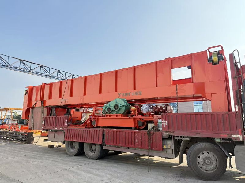 通用橋式起重機(jī) QD20/5-12.5m 制作完成  裝車發(fā)出